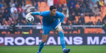 Hocası milli kaleci için kötü haberi duyurdu!