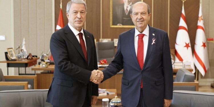 Hulusi Akar’dan Cumhurbaşkanı Tatar’a ziyaret