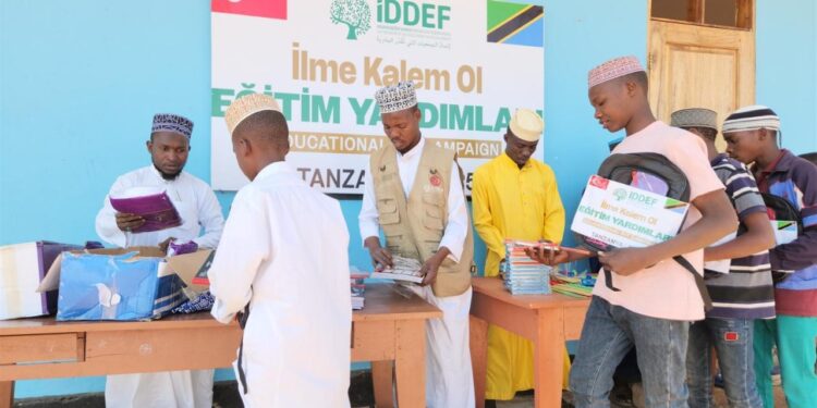 İDDEF’ten ihtiyaç sahibi öğrencilere eğitim seti!