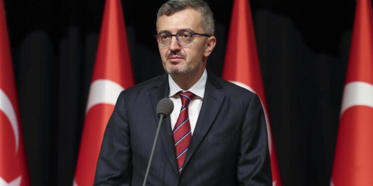 İletişim Başkanı Duran açıkladı: Alıkonulan vatandaşlar için girişimler başlatıldı