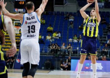 İlk haftada kaybeden Fenerbahçe Beko sezonun ilk galibiyetini aldı