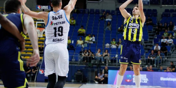 İlk haftada kaybeden Fenerbahçe Beko sezonun ilk galibiyetini aldı