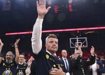 İlk kupasını kazanan Sadettin Saran’dan Ali Koç’a jest!