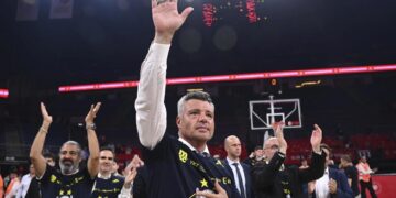 İlk kupasını kazanan Sadettin Saran’dan Ali Koç’a jest!