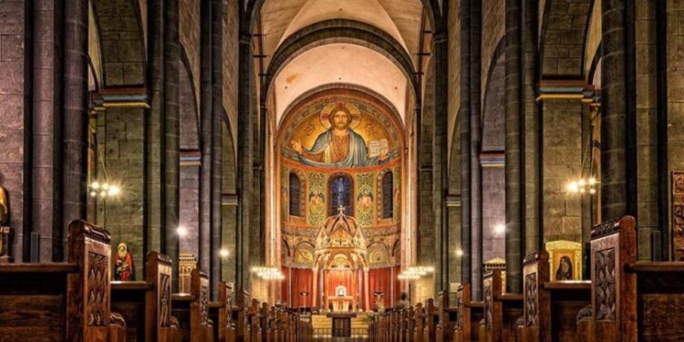 İngiltere tarihinde bir ilk: 85 milyonun yeni lideri şaşırttı