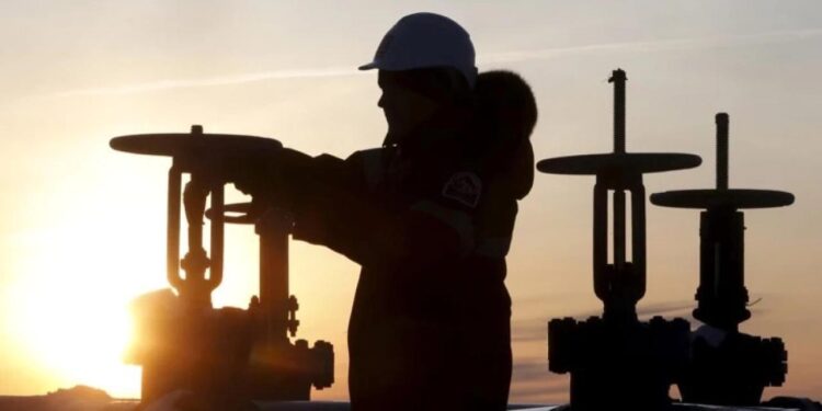 Irak’tan petrol akışı başladı, petrol fiyatları geriledi