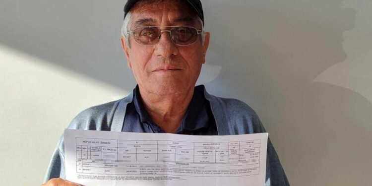 İsim benzerliği yüzünden kayıtlara ölü olarak geçti! Yaşadığını bir türlü ispatlayamıyor