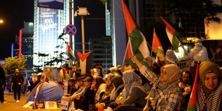 İsrail Konsolosluğu önünde Gazze eylemi