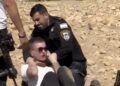 İsrail polisi, Filistin’de toprak gasbına karşı çıkan İsrailli aktivisti dövdü