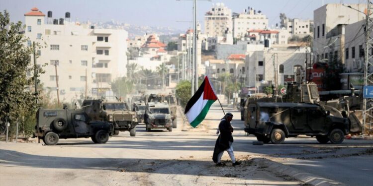 İsrail’den skandal karar! Sokağa çıkma yasağı ilan edildi! Camiler kapatıldı