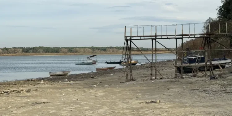 İstanbul Alarmda! Çekilen Sular Gemileri Bıraktı