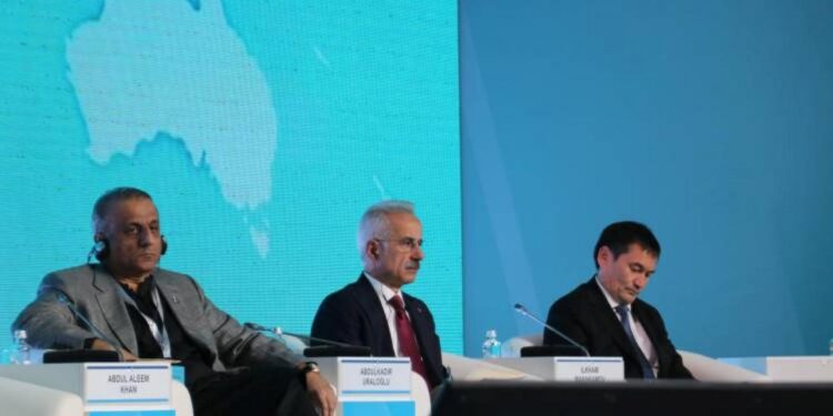 İstanbul’a yeni dev demiryolu hattı! Bakan duyurdu!