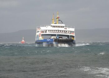 İstanbul’da deniz ulaşımına fırtına engeli! Bazı seferler iptal edildi