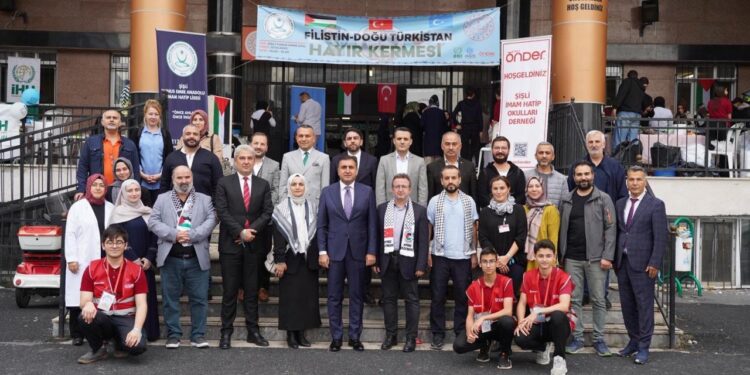 İstanbul’da Filistin için vicdan nöbeti: “Zincirlerden Özgürlüğe” etkinliğine yoğun ilgi