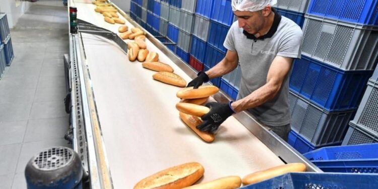 İzmir’de Halk Ekmek’e zam: 210 gram ekmek 10 TL oldu
