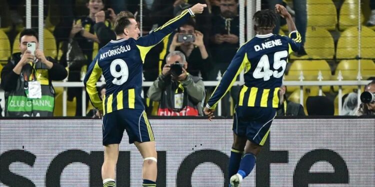 Kadıköy’de ‘Harry Potter’ sahnede! Fenerbahçe tarihinde bir ilki başardı