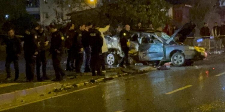 Kahreden kaza: Anne ve kızı hayatını kaybetti, baba yaralı