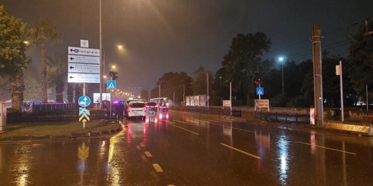 Kamyonetin çarptığı 2 çocuk hayatını kaybetti