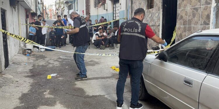 Kan donduran cinayet: Ağabeyini boğazından bıçaklayarak canice öldürdü