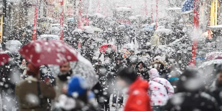 Kar geliyor! Hava bir anda değişecek, sıcaklıklar düşecek