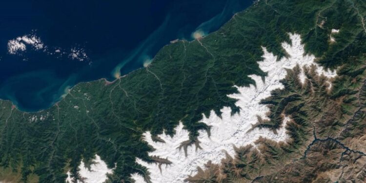 Karadeniz’de sel sonrası tedirgin eden görüntü! Uydudan çekildi…