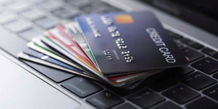 Kredi kartlarında faiz oranları değişiyor: Çarşamba günü başlayacak