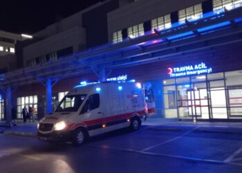 Kütahya’da gıda zehirlenmesi şüphesiyle 21 kişi hastanelere başvurdu