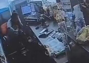 Manisa’da eski eş dehşeti: Kucağındaki bebeğe aldırmadan defalarca bıçakladı