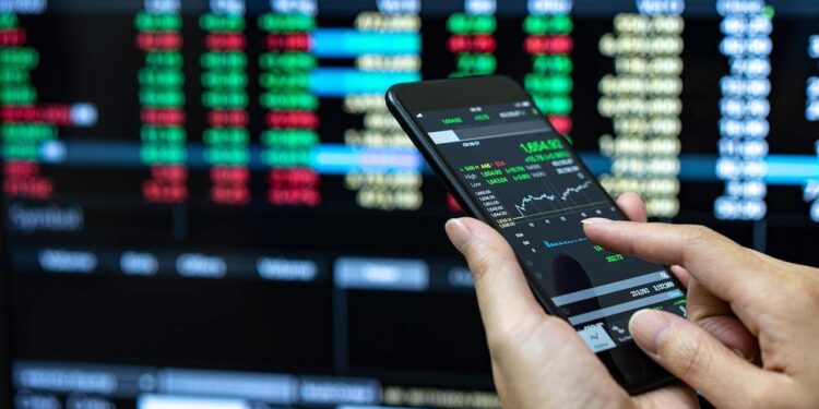 Merkez bankaları enflasyon ve belirsizlik kıskacında