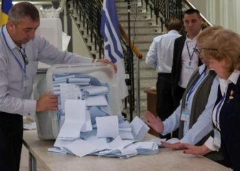 Moldova’da olaylı seçim: Katılım oranı yüzde 52 oldu