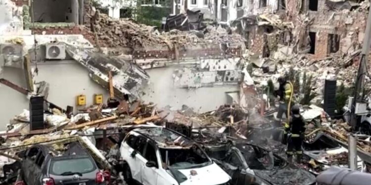 Moskova, yine Ukrayna’yı hedef aldı! 4 ölü 40 yaralı!