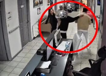 Nefes borusuna simit kaçtı! Tıp merkezi çalışanı Heimlich manevrasıyla kurtarıldı