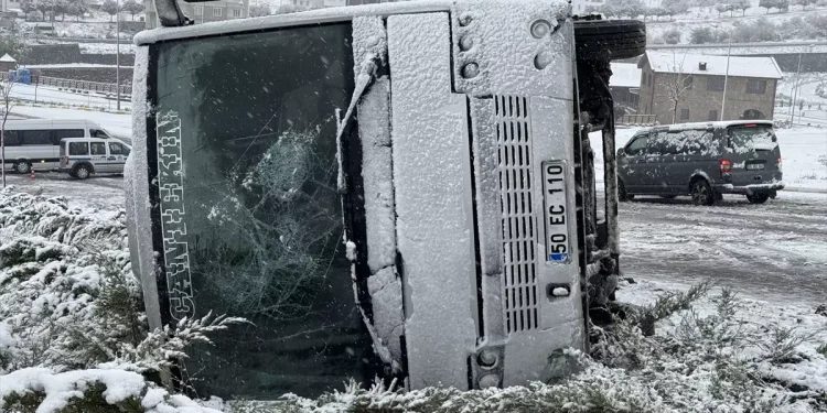 Nevşehir’de Servis Kazası: 14 İşçi Yaralandı