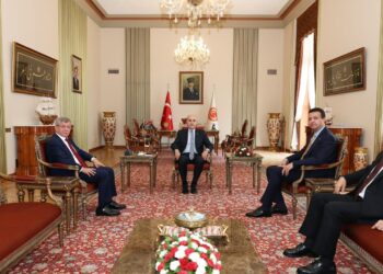 Numan Kurtulmuş; Arıkan, Babacan ve Davutoğlu’nu kabul etti