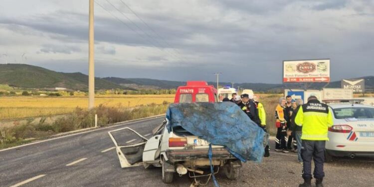 Öğrenci servisi ile otomobil çarpıştı: 2 ölü, 7 öğrenci yaralı