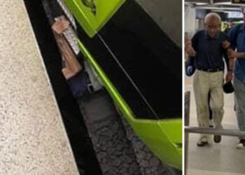 Öğrenciler şakalaşırken yaşlı adamı raylara düşürdüler!