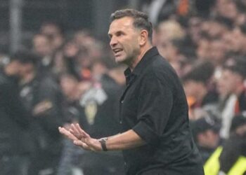 Okan Buruk formayı verdi! Derbiye saatler kala Osimhen ve Icardi kararı