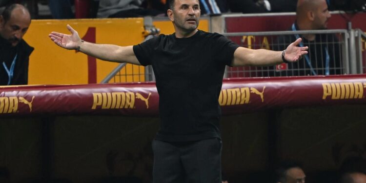 Okan Buruk hakeme ‘Fiyasko’ diyerek yüklendi! Arda Kardeşler’i örnek gösterdi