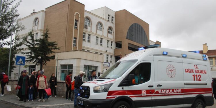 Okulda dehşet! Yangın ziline bastı, izdiham çıktı: 15 öğrenci yaralı