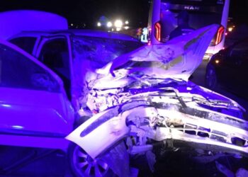 Otomobil ile traktör çarpıştı: 1 ölü, 5 yaralı