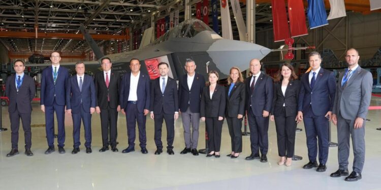 Özgür Özel’den dikkat çeken KAAN paylaşımı