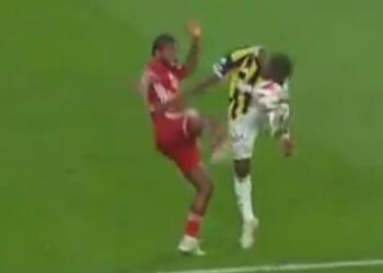 Penaltı kararı doğru mu? Türkiye bu pozisyonu konuşuyor