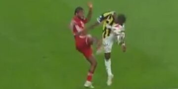 Penaltı kararı doğru mu? Türkiye bu pozisyonu konuşuyor