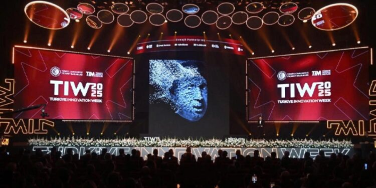 Rekor katılım! İnovasyonun kalbi Haliç Kongre Merkezi’nde attı