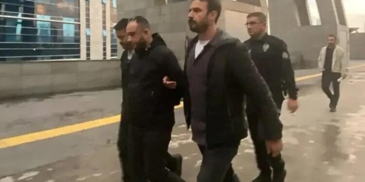 Sahte evrakla dolandırıcılık! Adliyede suçüstü yapılan avukat tutuklandı