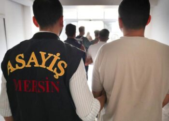 Sahte polisler yakalandı: 2 milyon 600 bin TL’lik vurgun