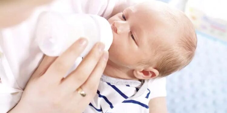 SGK, 8 ayda yaklaşık 325 milyon lira emzirme ödeneği verdi