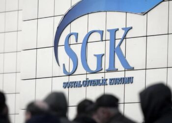 SGK emekli ve çalışanları uyardı: Hizmet dökümünüzü kontrol edin!