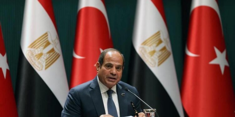 Sisi, Trump ile telefonda görüştü