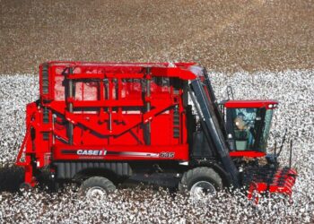 Söke’de makinalı pamuk hasat ücreti belirlendi